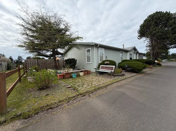 6085 NE Evergreen Ln, Newport, OR 97365