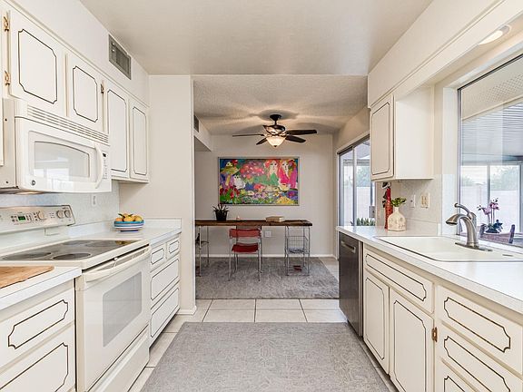 4th image of 10441 W Burns Dr