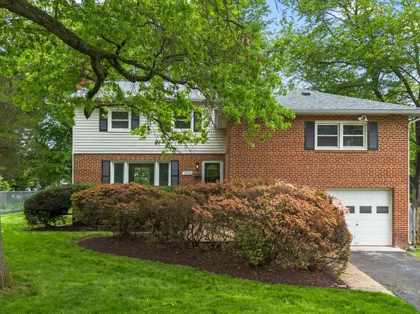 10242 Stratford Ave, Fairfax, VA 22030