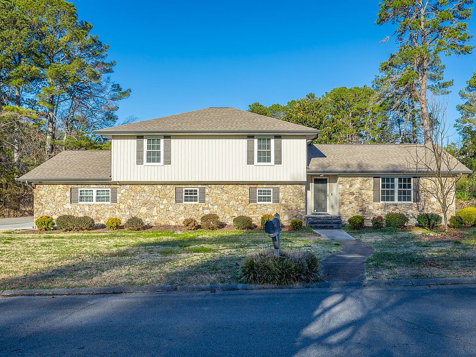 1st image of 9301 Berkshire Cir