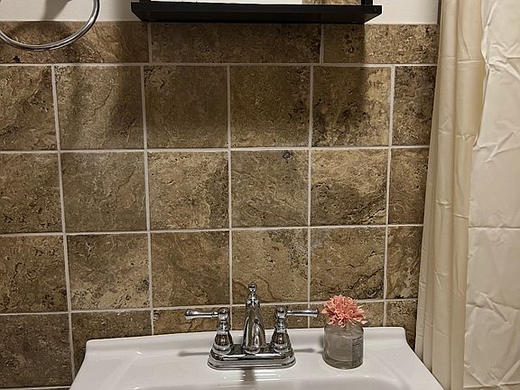 2nd image of 415 Pleasant Dr