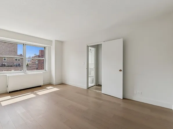 1520 York Avenue image 14 of 19