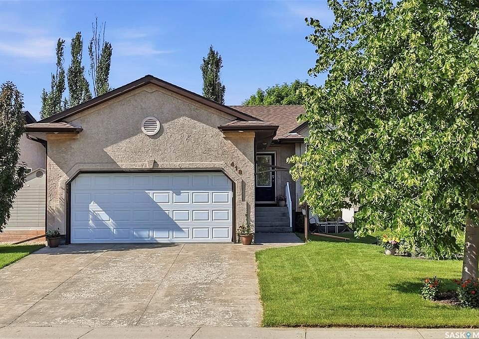 1st image of 418 Bayfield CRESCENT