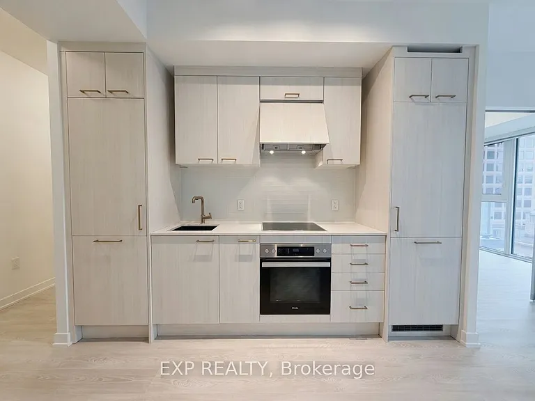 634 Church St #908 — Photo 11