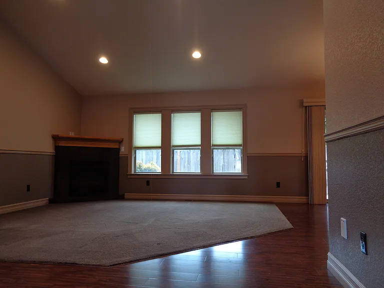 6439 Robin Hood St SE — Photo 7