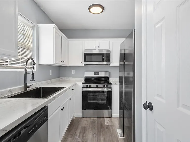 501 Pine Park St #D — Photo 8