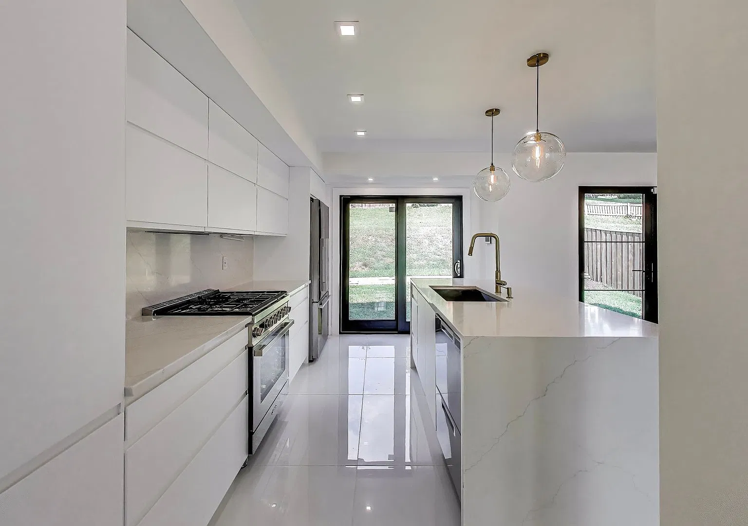 Coming Soon - Large 5 Bed + 3 Ba Sf Home In Kensington Md — Photo 2