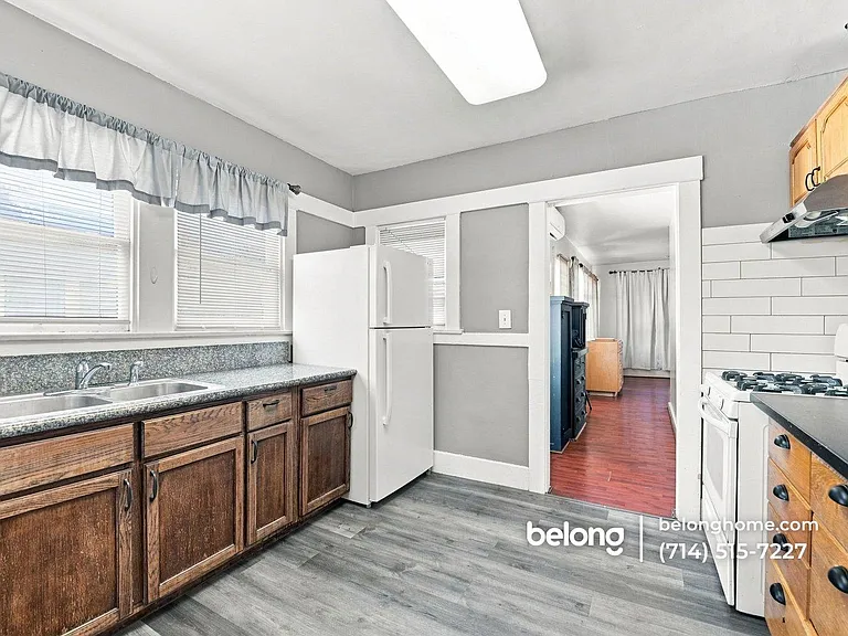 516 S Van Ness Ave — Photo 7