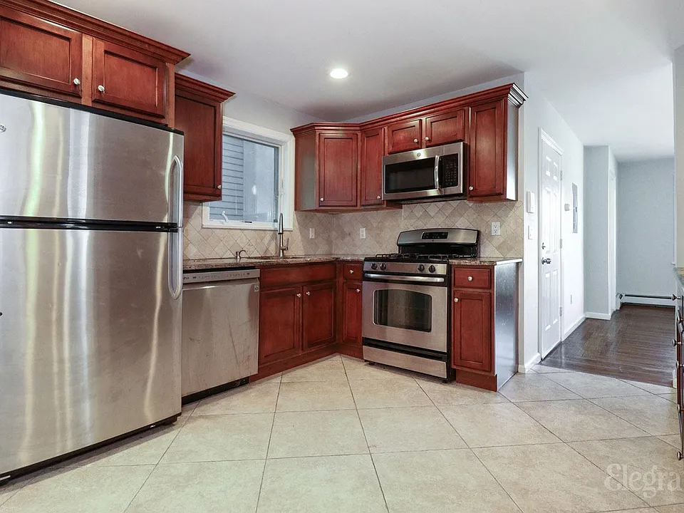 36 Devoe St