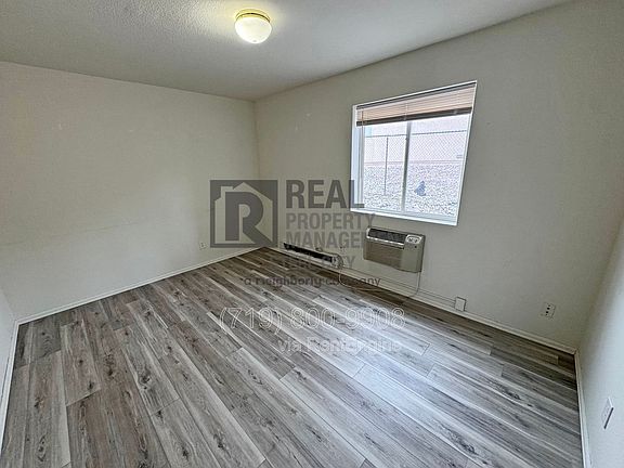 5th image of 1719 Oakshire Ln #A