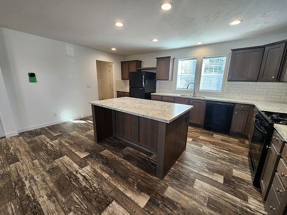 2nd image of 4359 Dogwood Blvd #555