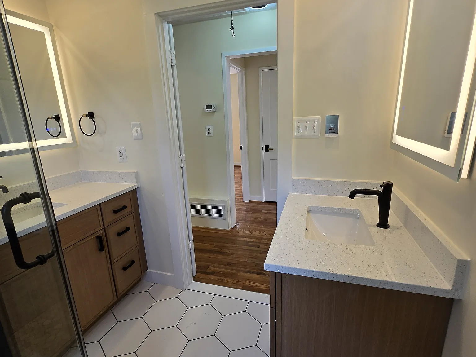 2949 Rosemary Ln — Photo 3