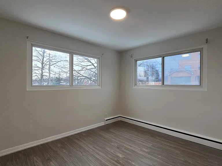 143 Oxford St E #5 — Photo 10