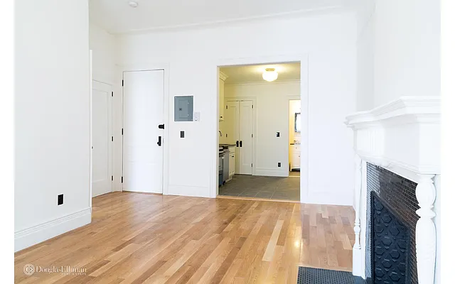 Rented by Douglas Elliman | media 4
