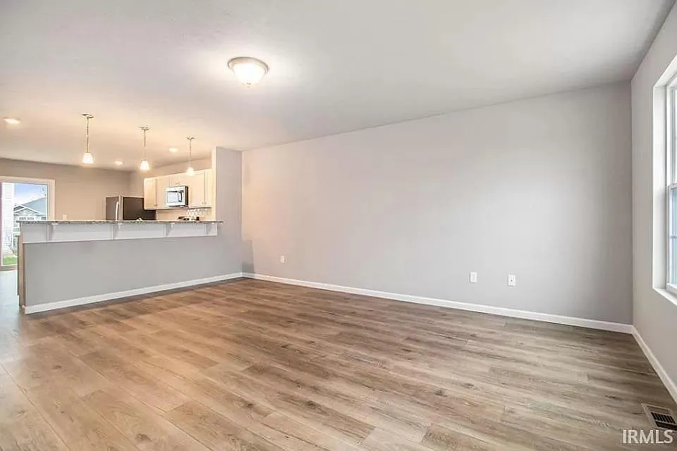 4 bed, 2.5 bath, 1830 sqft, $3,100 — Photo 3