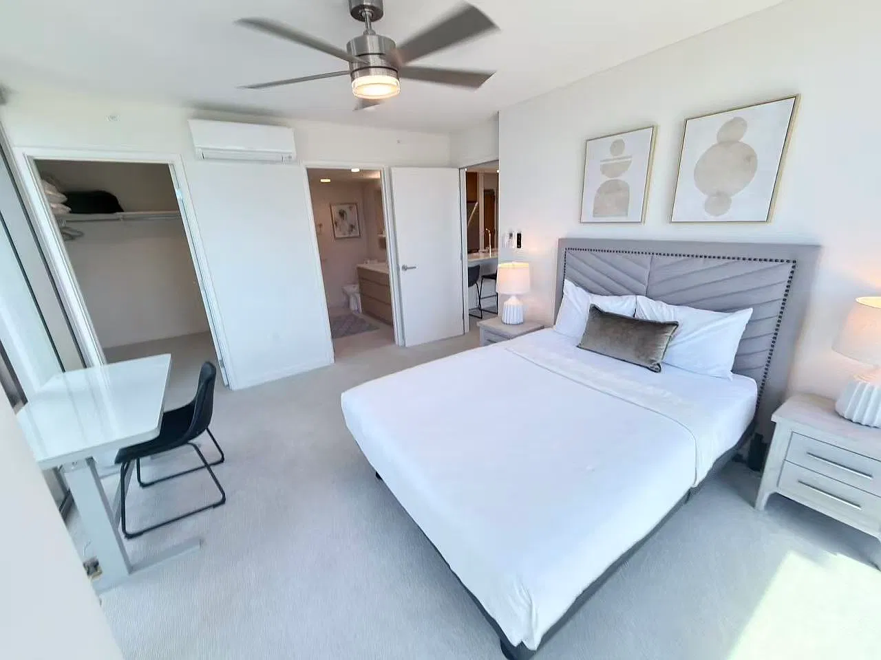 2 bed, 901 sqft, $5,400 — Photo 3