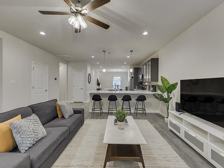 1525 Doyle Ave — Photo 9