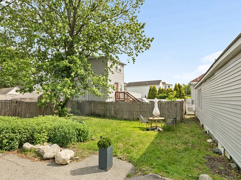 12 Argyle St — Photo 16