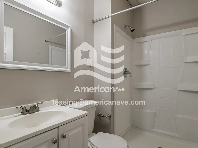 689405_010_main_bathroom_13685868.jpg