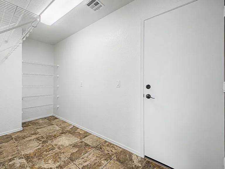 7660 E Dover St — Photo 14