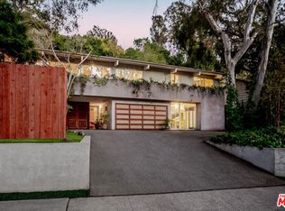 574 Latimer Rd, Santa Monica, CA 90402