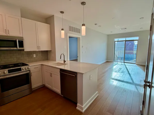 65 Washington St #502, Salem, MA 01970