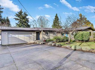 212 Eureka Ave, Silverton, OR 97381