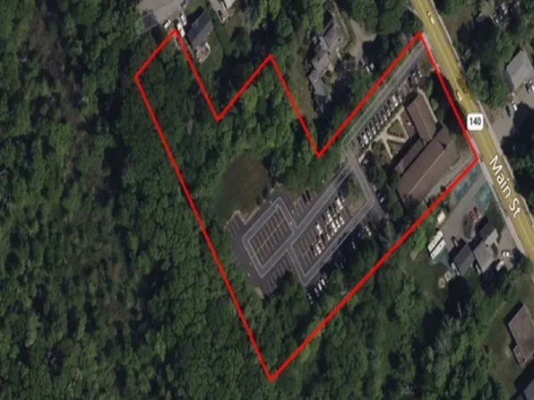 76 Main St, Foxboro, MA 02035