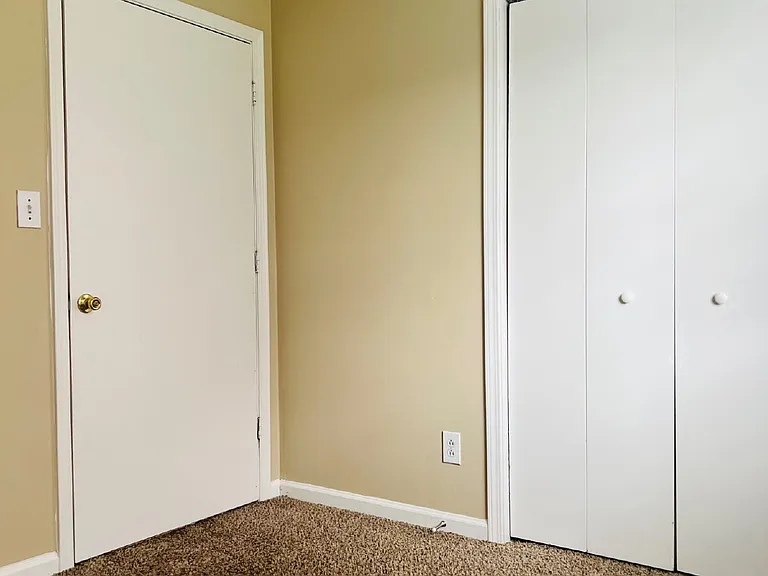 2 bed, 1.0 bath, 965 sqft, $925 — Photo 12