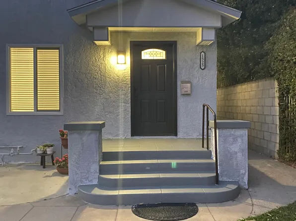 1525 Rosalia Rd #2600, Los Angeles, CA 90027