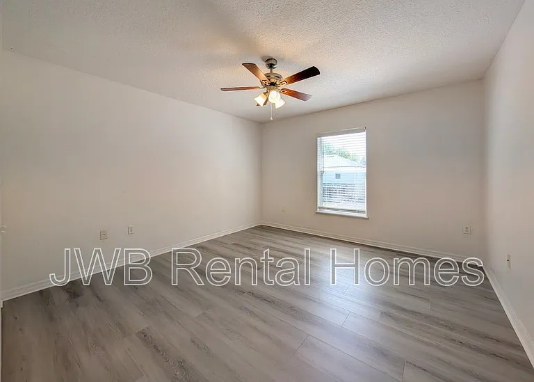 5430 Shady Pine St S — Photo 12