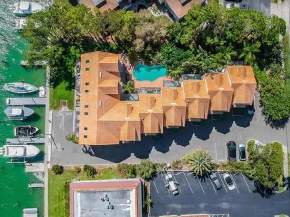 325 Island Way APT 109, Clearwater, FL 33767