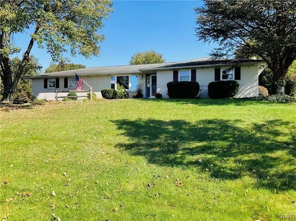 564 Knauss Rd, Nazareth, PA 18064