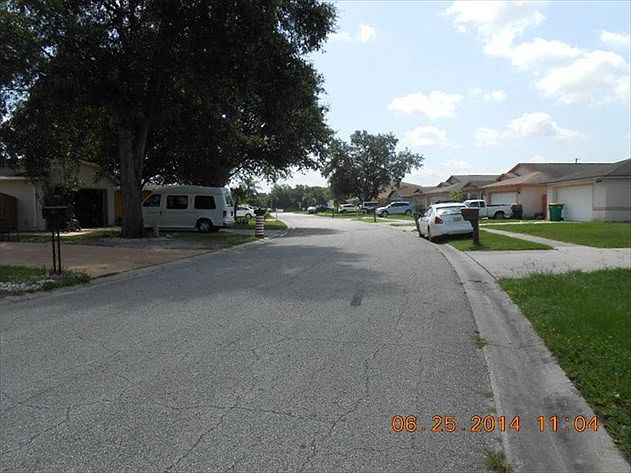 2nd image of 4828 Jamaica Ln