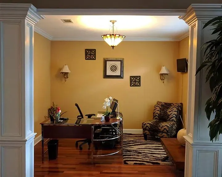 3711 Longchamp Cir — Photo 17