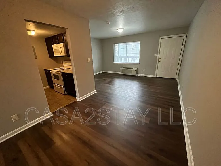 411 Iowa Ave #4 — Photo 3