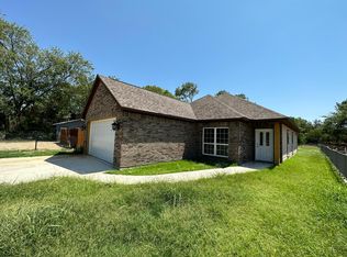 428 Sabine Ave, Cleburne, TX 76031