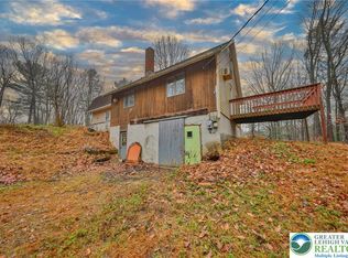 355 Hickory Rd, Palmerton, PA 18071