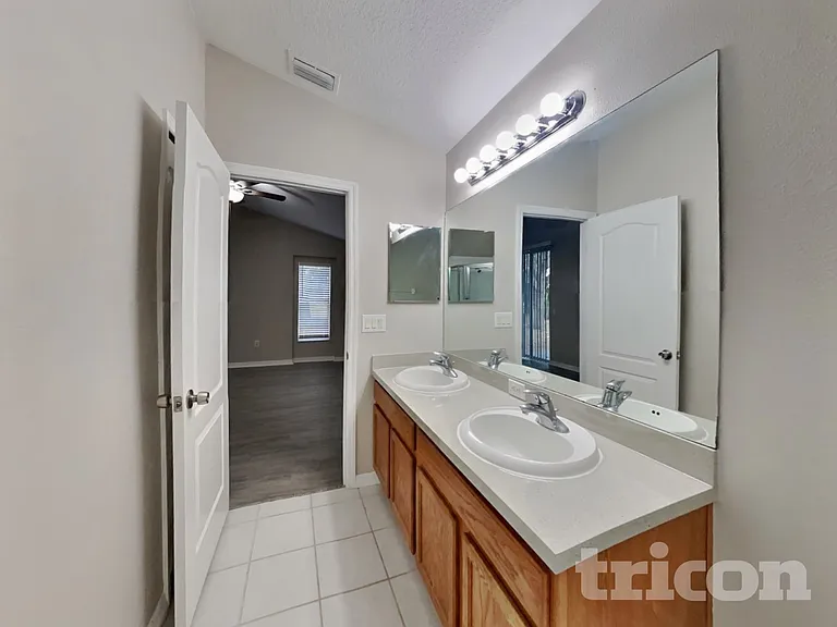 6944 Crown Lake Dr — Photo 12