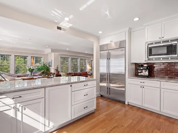 37-39 Beaconsfield Rd, Brookline, MA 02445