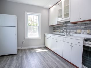 7 Cedar St, Barre, MA 01005