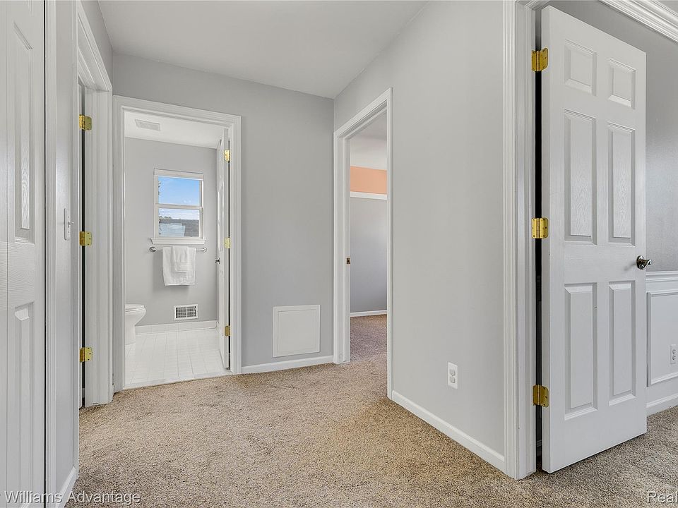 104 W Tacoma St, photo 25