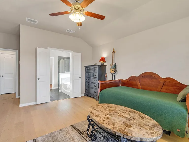 2310 Bellewood Ct — Photo 10