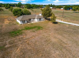 2415 Overland Dr, Bridgeport, TX 76426