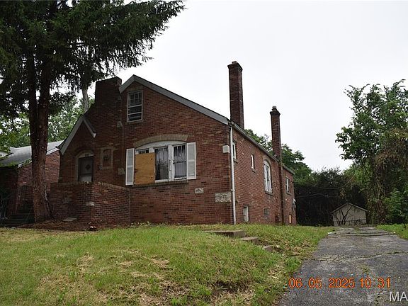 2nd image of 3835 Oakridge Blvd