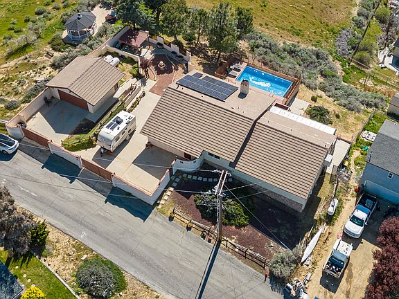 3rd image of 14748 Flintstone Dr