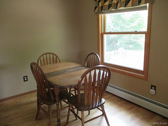 2nd image of 18418 Lakeshore Dr