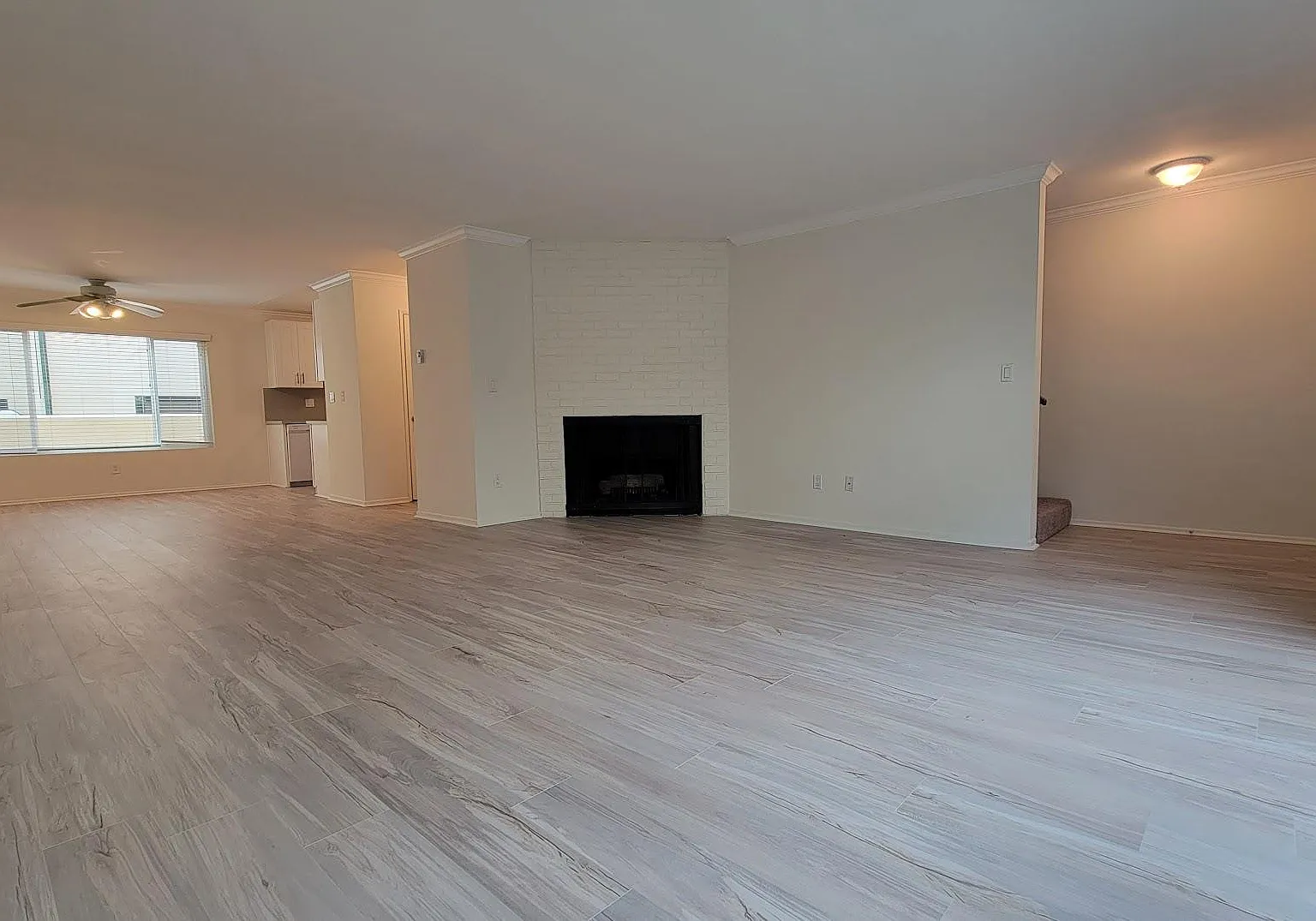 3 bed, 2.5 bath, 1200 sqft, $4,995 — Photo 3