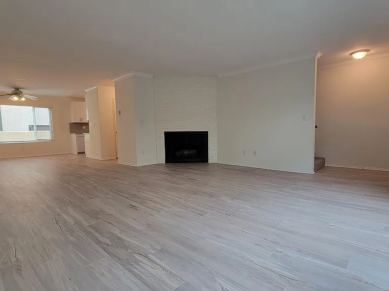 1017 10th St #6 — Photo 3