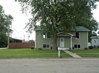 945 5th St, Jesup, IA 50648